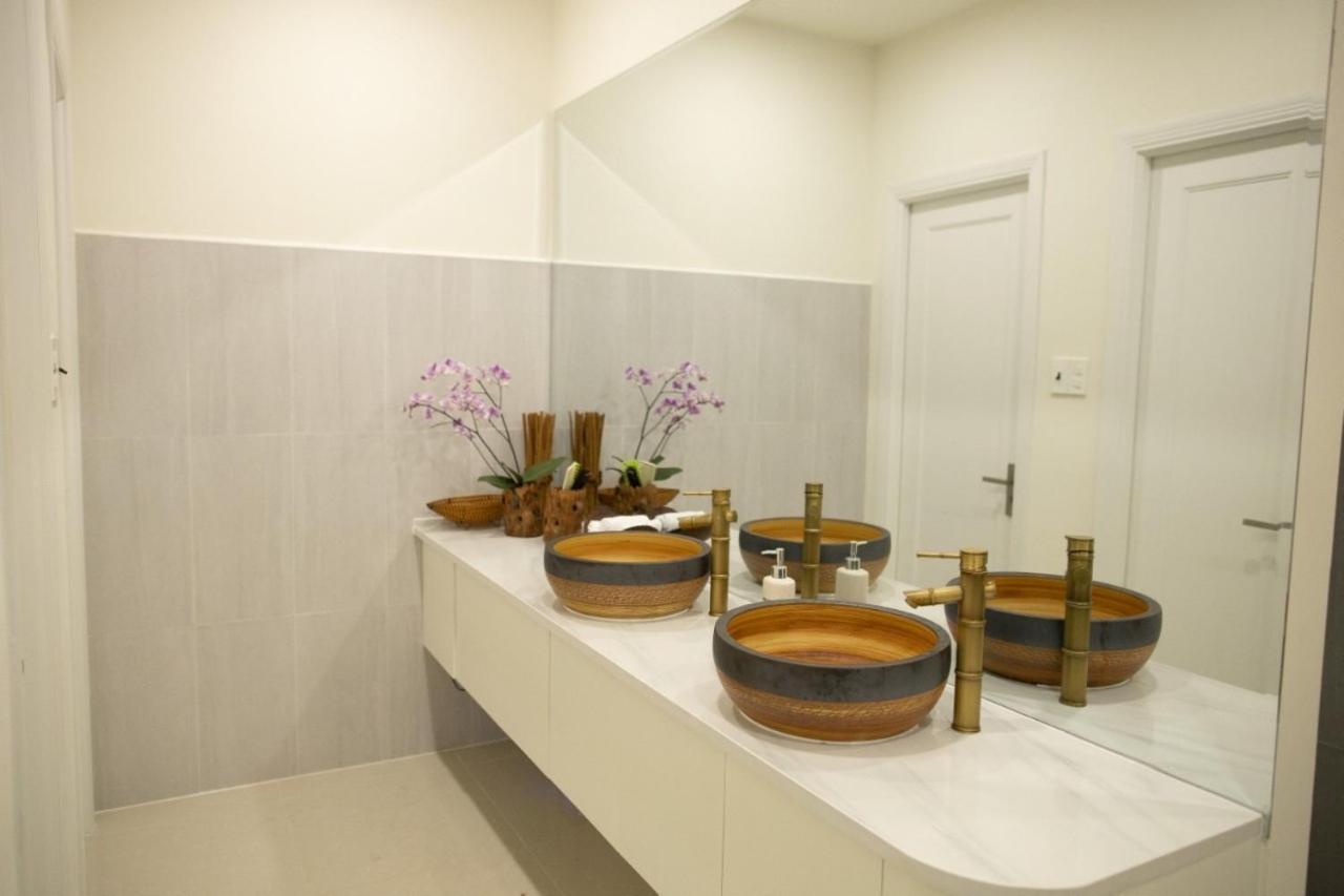 Ruby Hotel Ho Chi Minh City Exterior photo