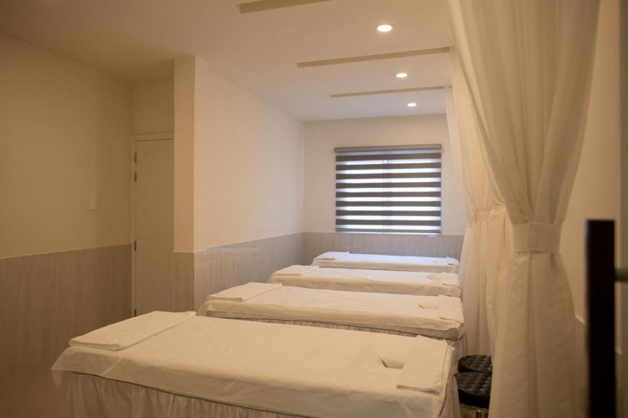 Ruby Hotel Ho Chi Minh City Exterior photo