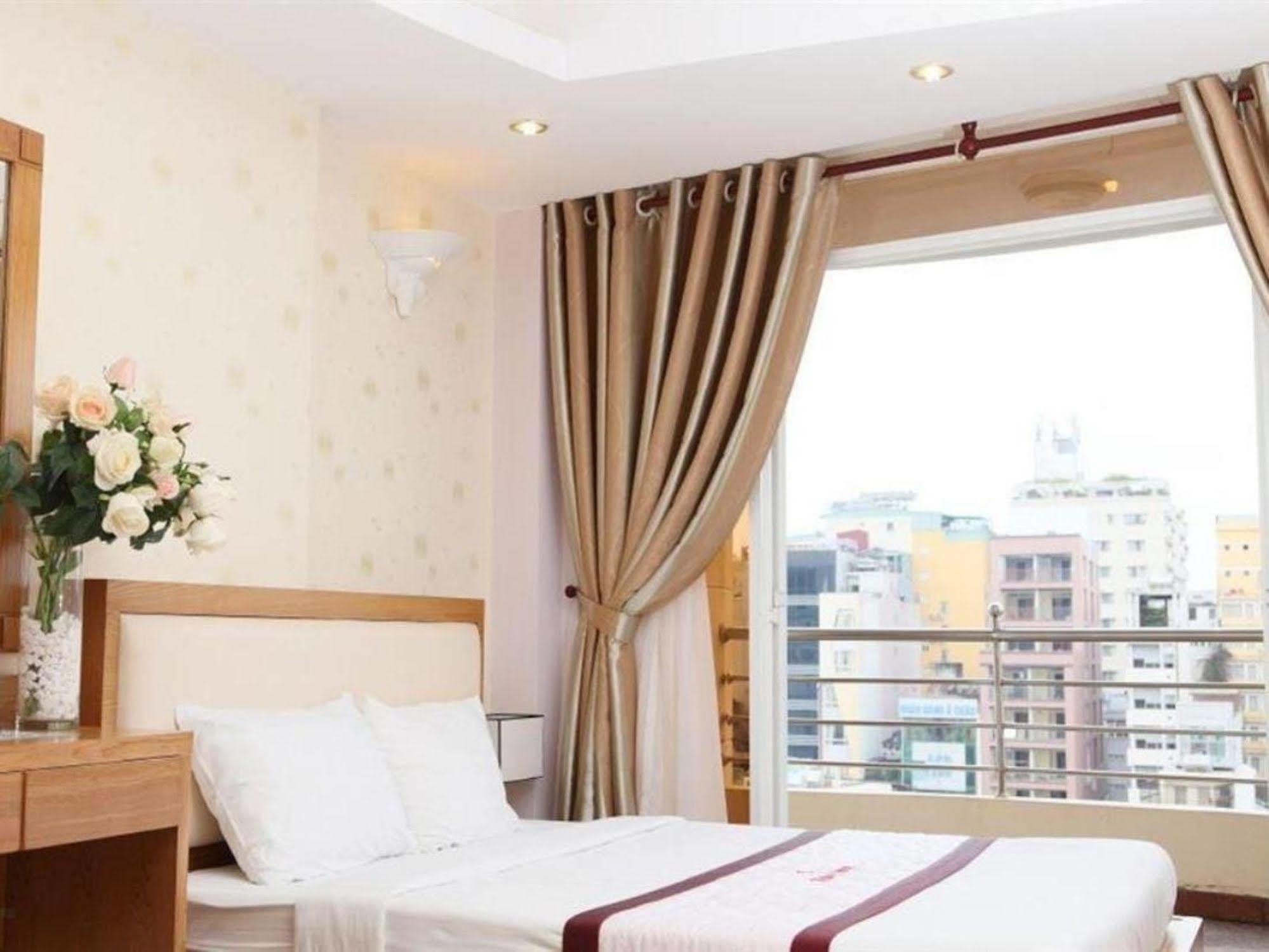 Ruby Hotel Ho Chi Minh City Exterior photo