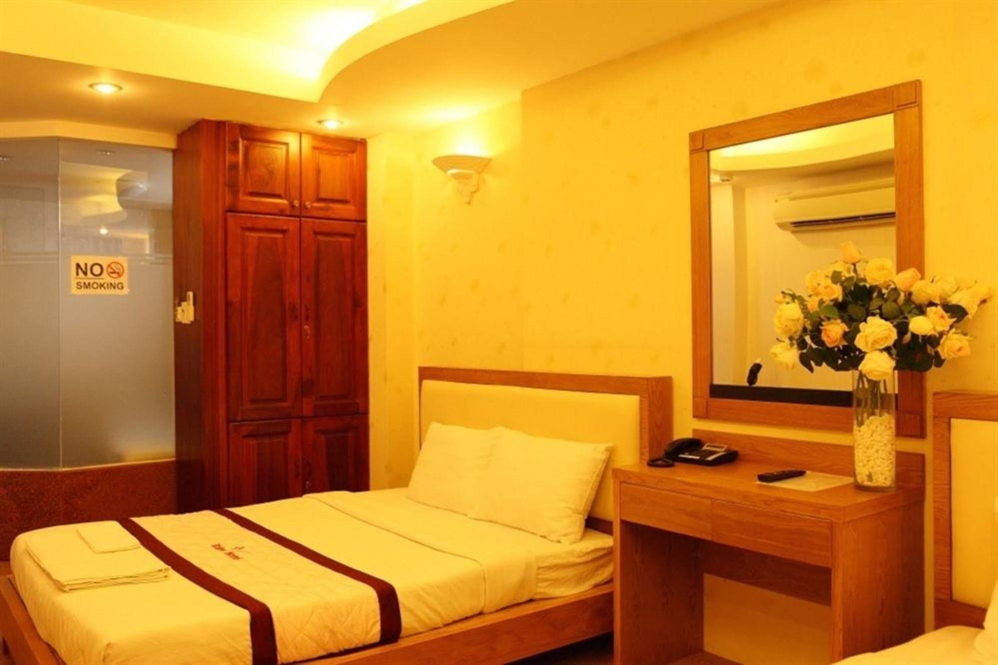 Ruby Hotel Ho Chi Minh City Exterior photo